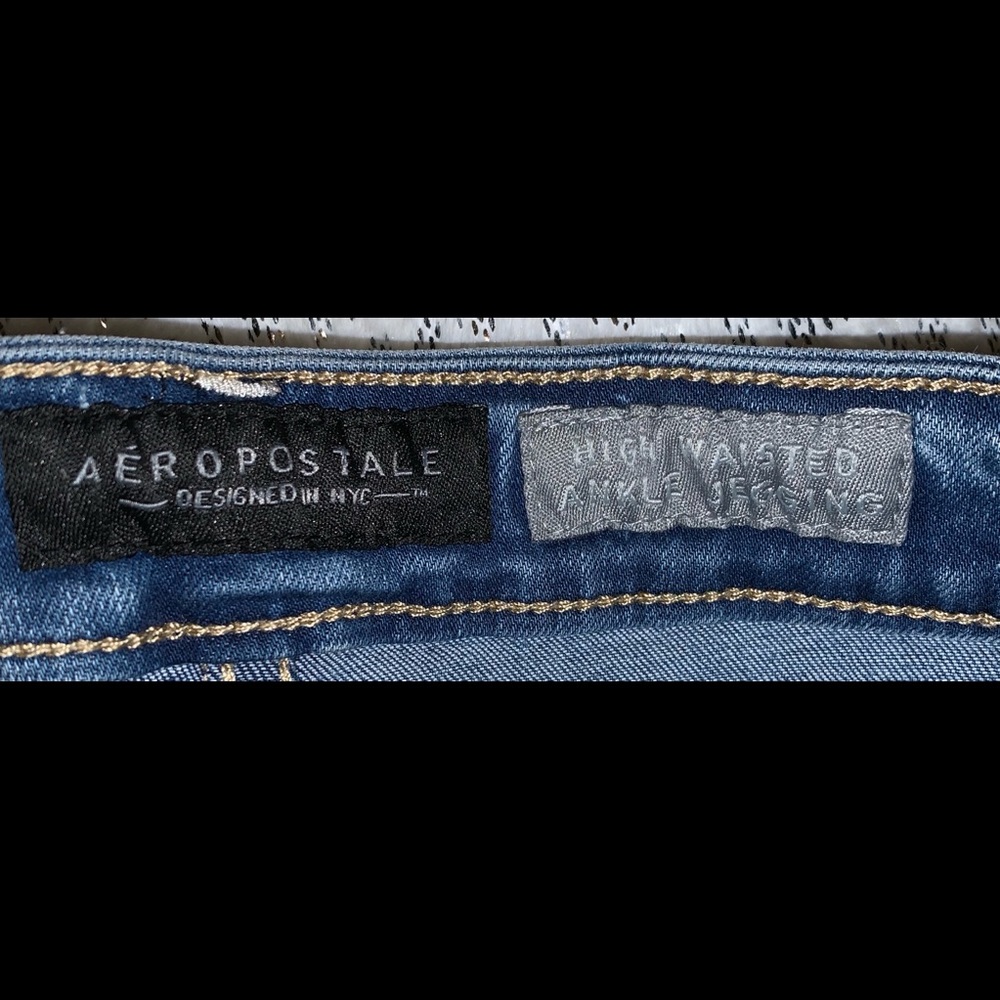 Distressed Jeans - Picture 2 of 4